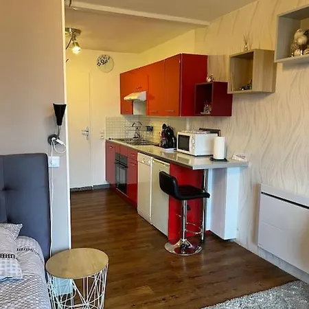 Aux Pieds Des Montagnes Appartement *